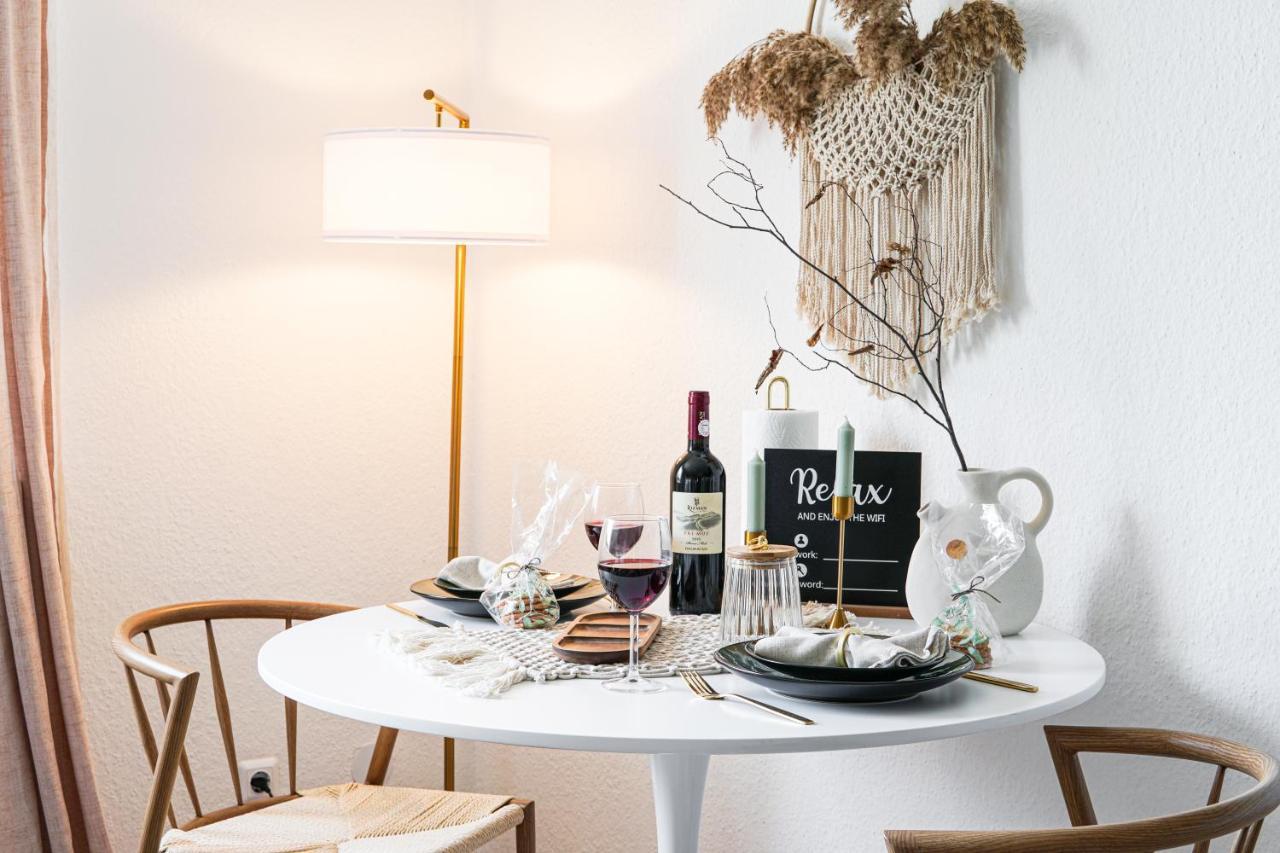 Homefy Boho Studio - Free Parking - Self Check-In - Elevator Essen Esterno foto