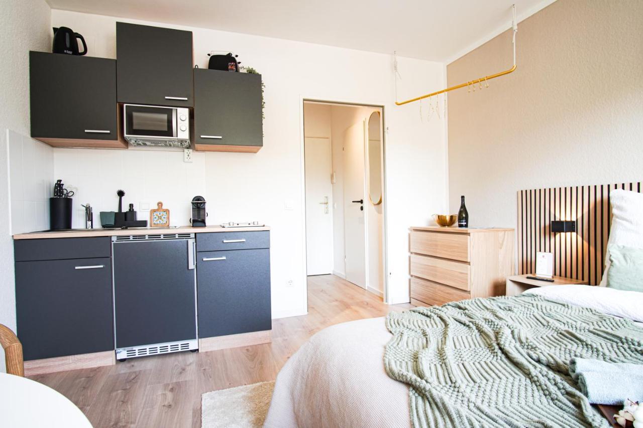 Homefy Boho Studio - Free Parking - Self Check-In - Elevator Essen Esterno foto