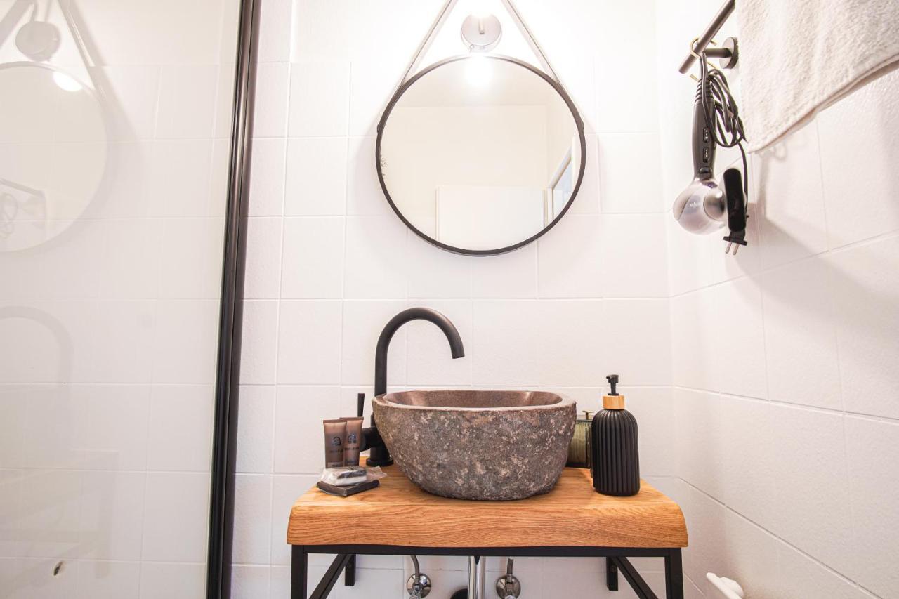 Homefy Boho Studio - Free Parking - Self Check-In - Elevator Essen Esterno foto