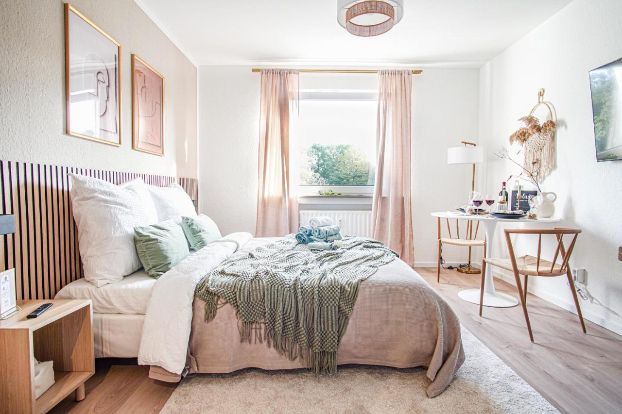 Homefy Boho Studio - Free Parking - Self Check-In - Elevator Essen Esterno foto